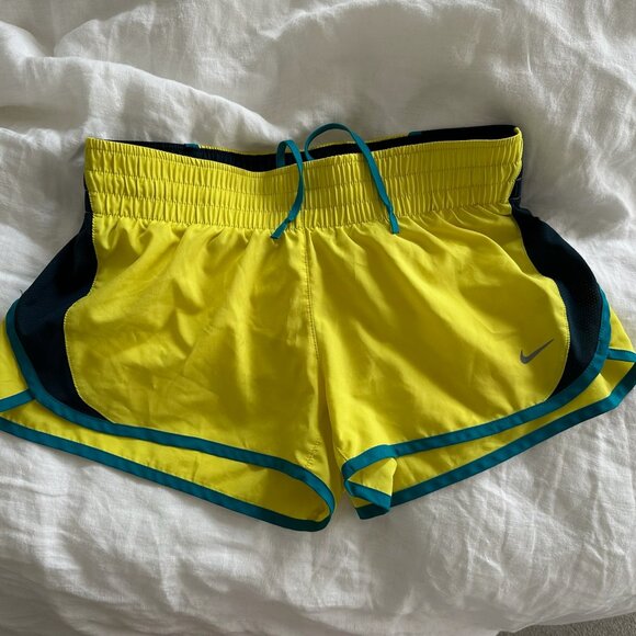 Nike Dri-Fit Shorts - Picture 1 of 3